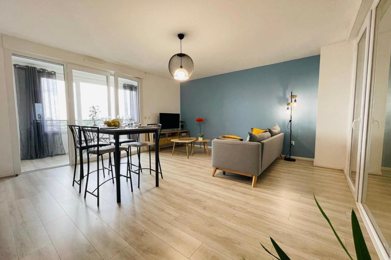 Bright Apartment In A New Building With Garage Tours Extérieur photo