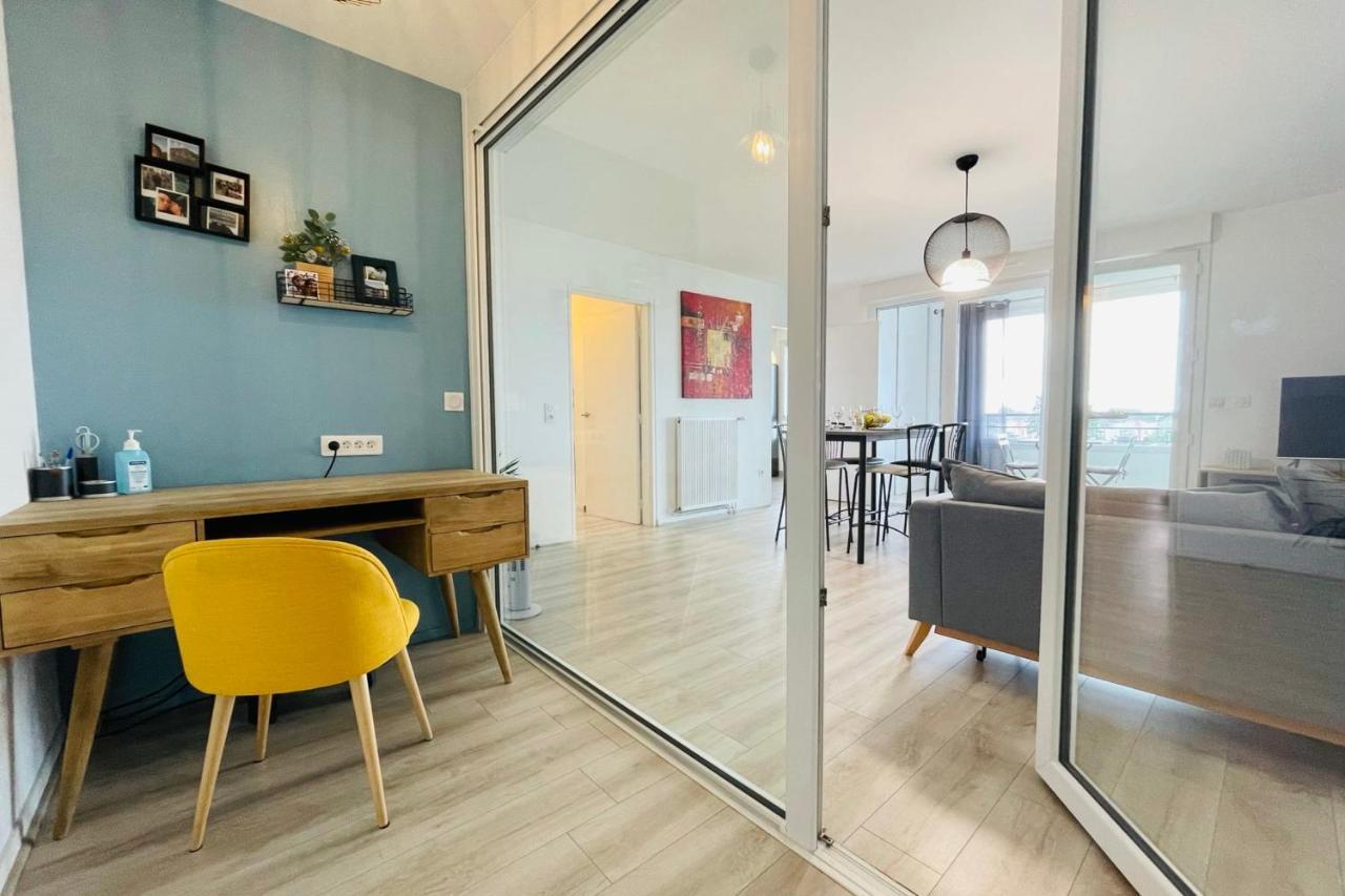 Bright Apartment In A New Building With Garage Tours Extérieur photo
