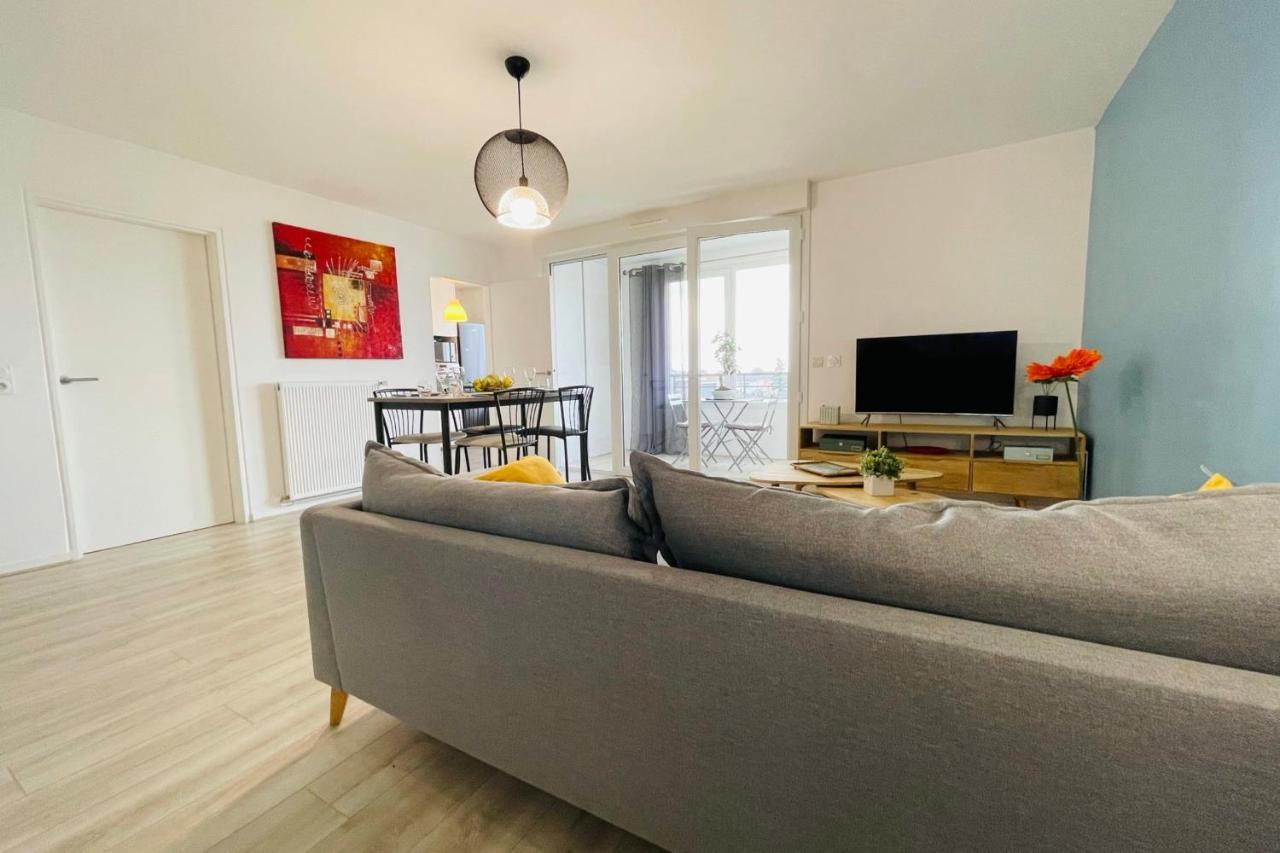 Bright Apartment In A New Building With Garage Tours Extérieur photo
