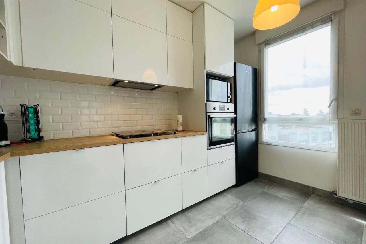 Bright Apartment In A New Building With Garage Tours Extérieur photo