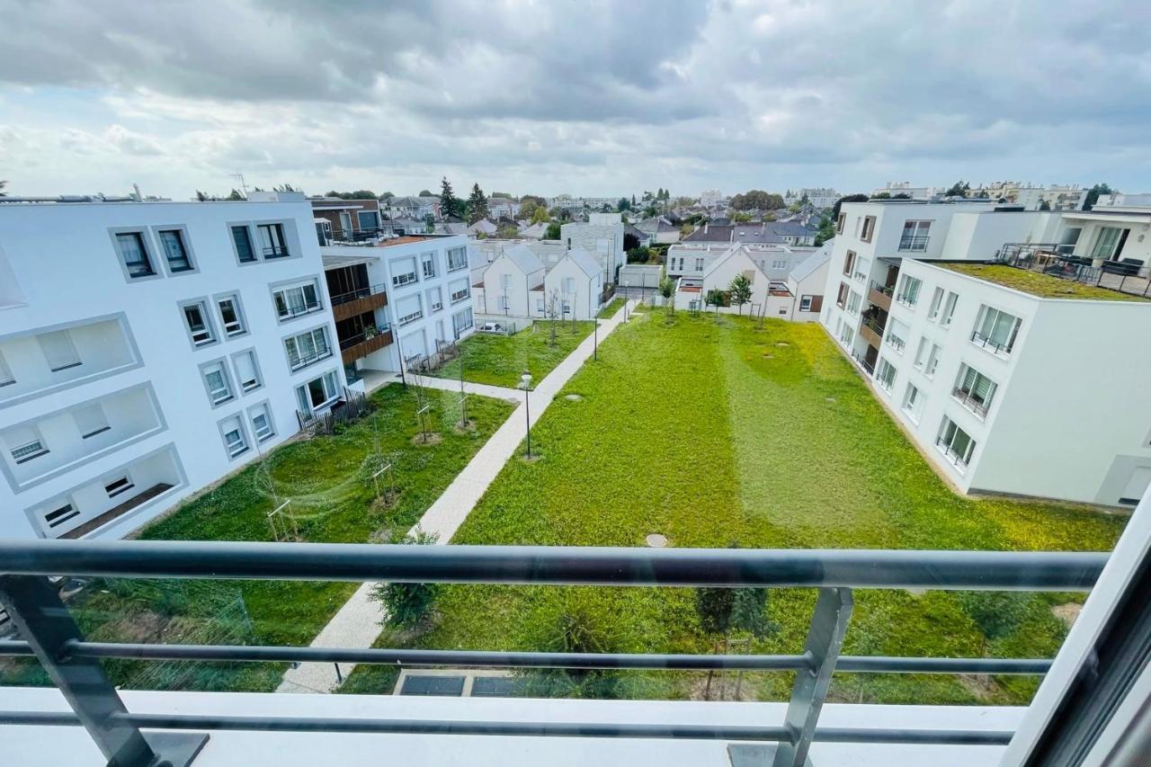 Bright Apartment In A New Building With Garage Tours Extérieur photo